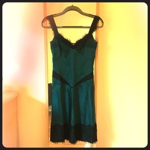 Diane Von Furstenberg, Emerald Green Silk. Size 0.